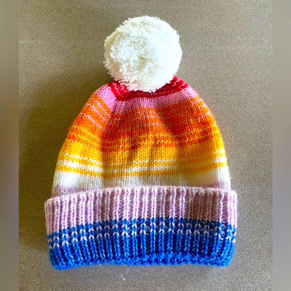 Old Navy Knit Pom Pom Beanie Hat - Picture 1 of 5